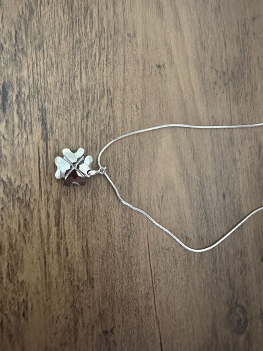 Колие с висулка сваровски