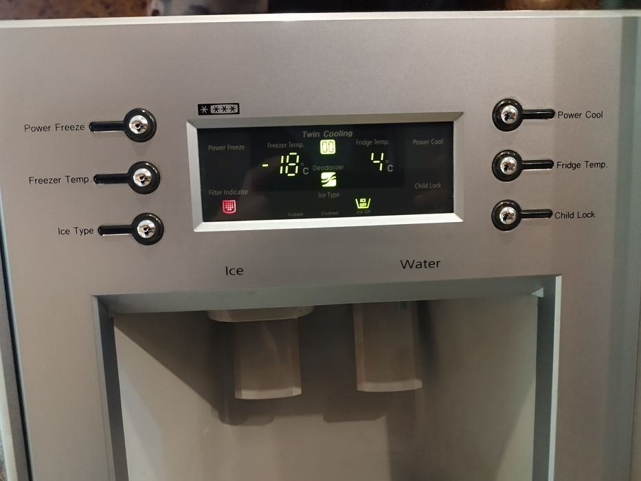 Холодильник Samsung Side-by-side