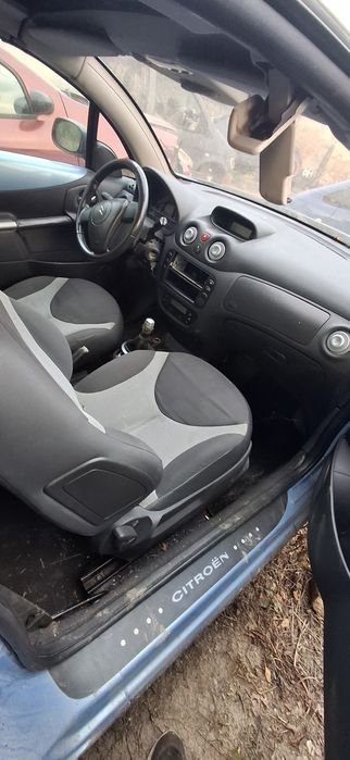 Dezmembrez Citroen C3 pluriel  1,4  2005