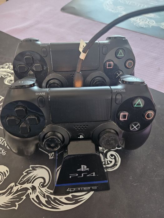 Sony PlayStation 4 (PS4) + 2 Джойстика + 23 Игри!