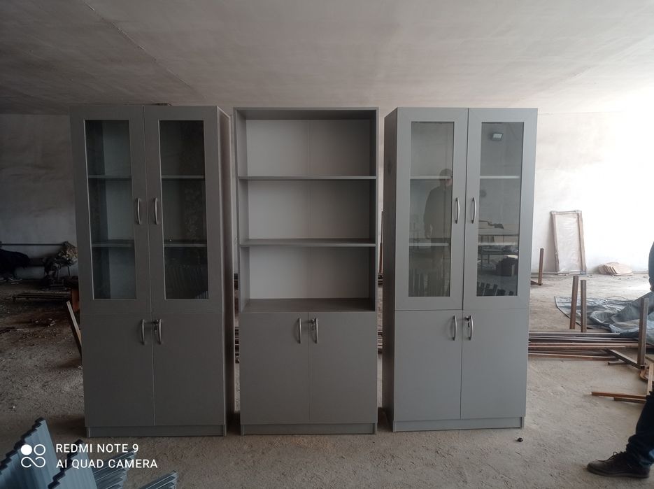 Школьная парта + 2 стулья