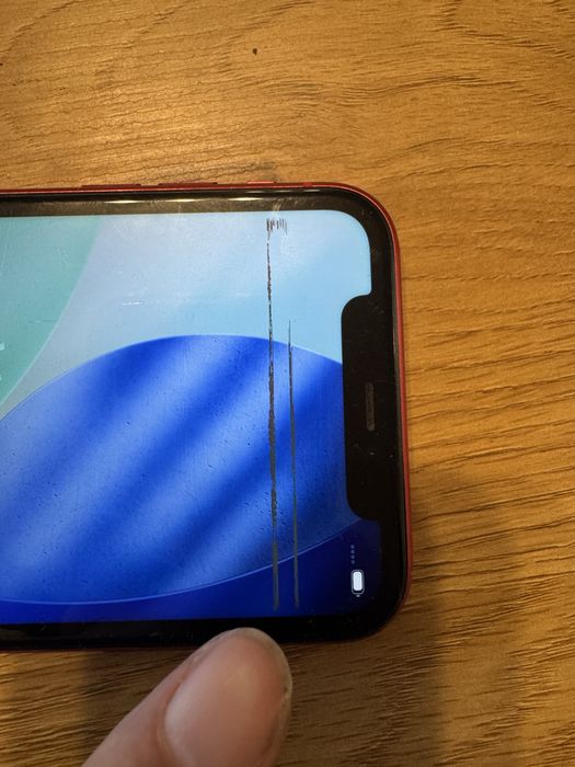 Vând iPhone 11 Red, 128 GB