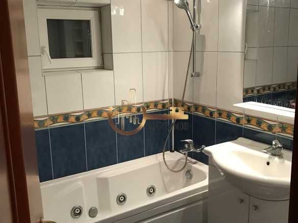 Etaj 1 - Vanzare apartament 4 camere  CFR Targoviste