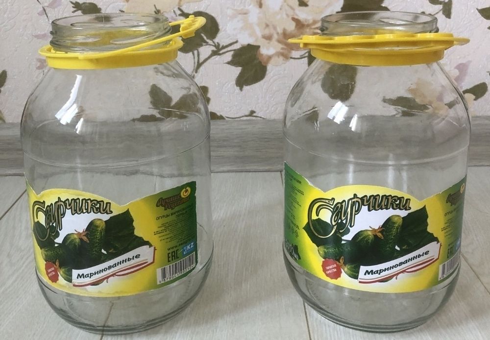 Банки 2л. с крышками
