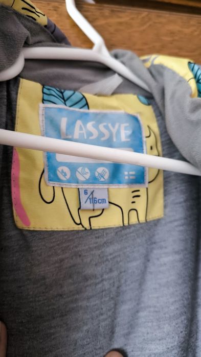 Продам осенний костюм