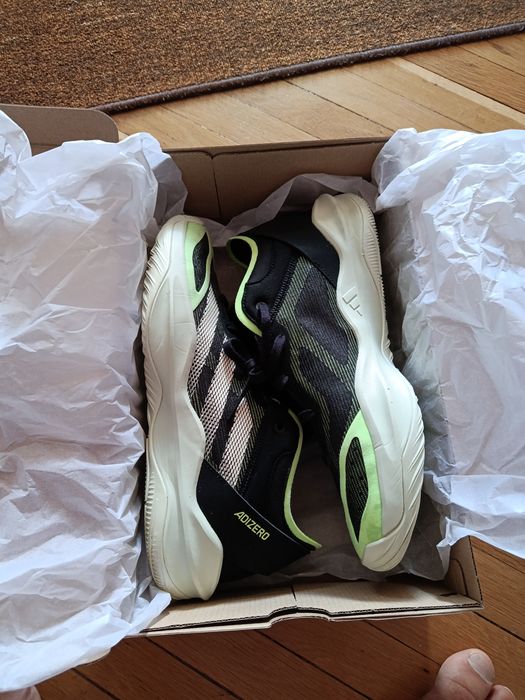 Маратонки adidas 44 номер