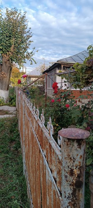 Casa+teren de vânzare
