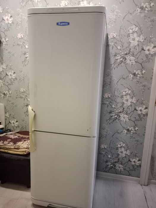 Холодильник двухкамерный