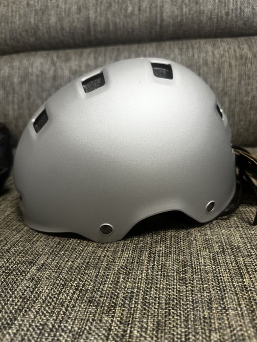 Защита для катания + шлем дл подростков