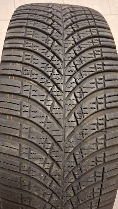 Всесезонна бусова гума  GoodYear 235 65 16С