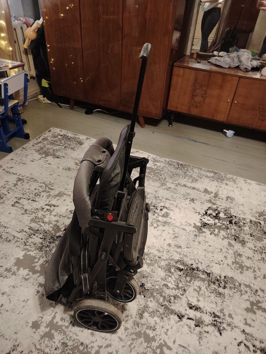 Коляска для детей чемодан.