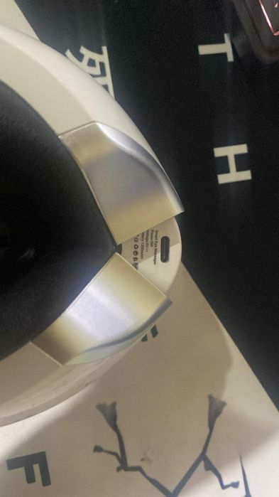 Продам массажор для глаз и головы .