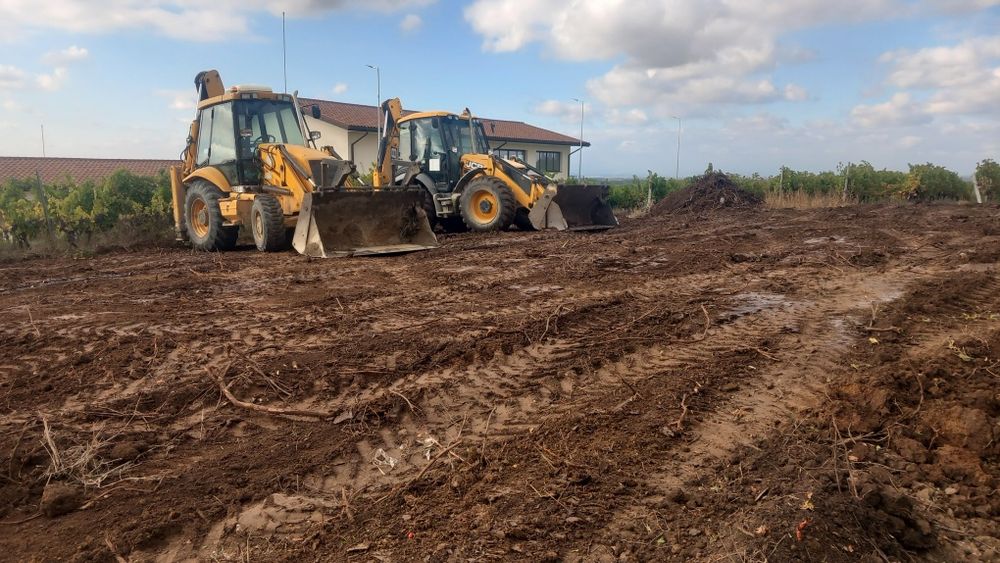 Închiriez buldoexcavator și autobasculanta