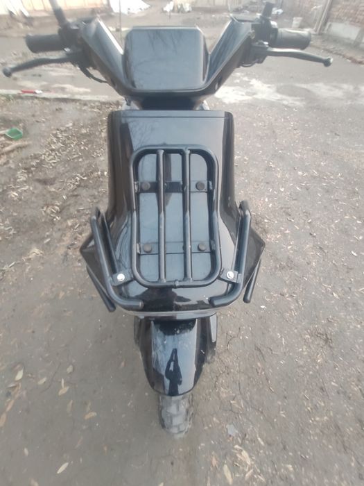 Скутер  бензин яхши юради запчастмас бу ???