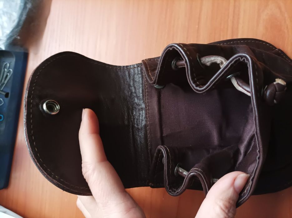 Малка кожена чантичка