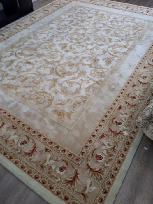 Продам мягкий , красивый,  большой ковер!