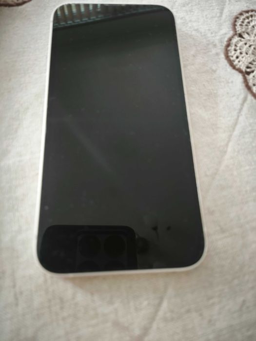Продавам iPhone 13