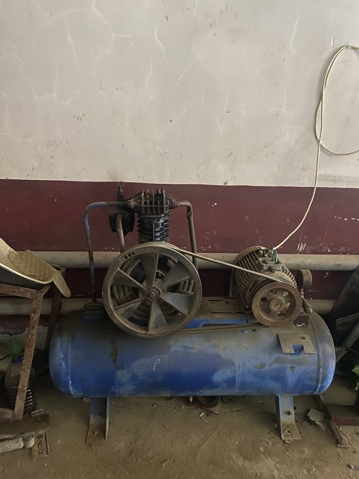 Продам компрессор воздушный