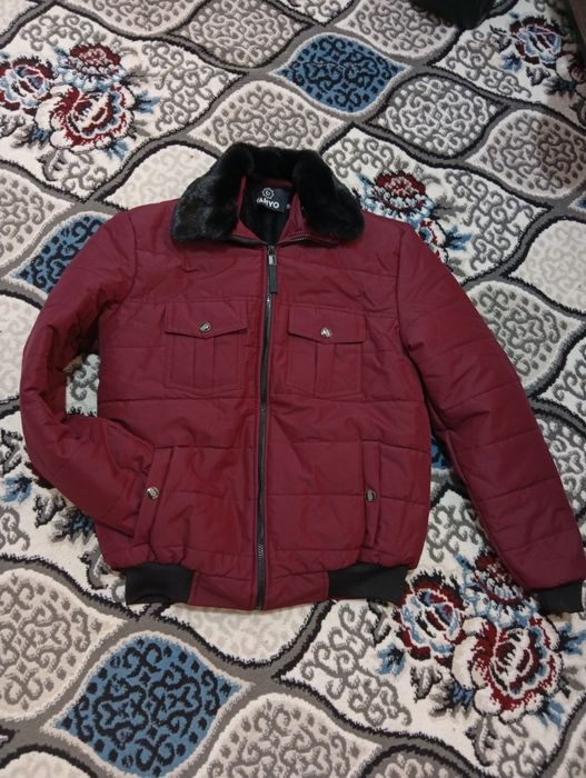 Kurtka yangi kiyilmagan