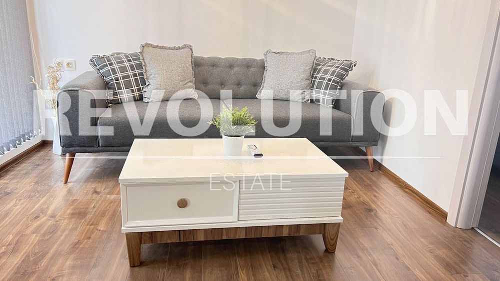 Дава се под наем Тристаен апартамент в Варна, Център - 70 кв.м за 800 € - Снимка #2