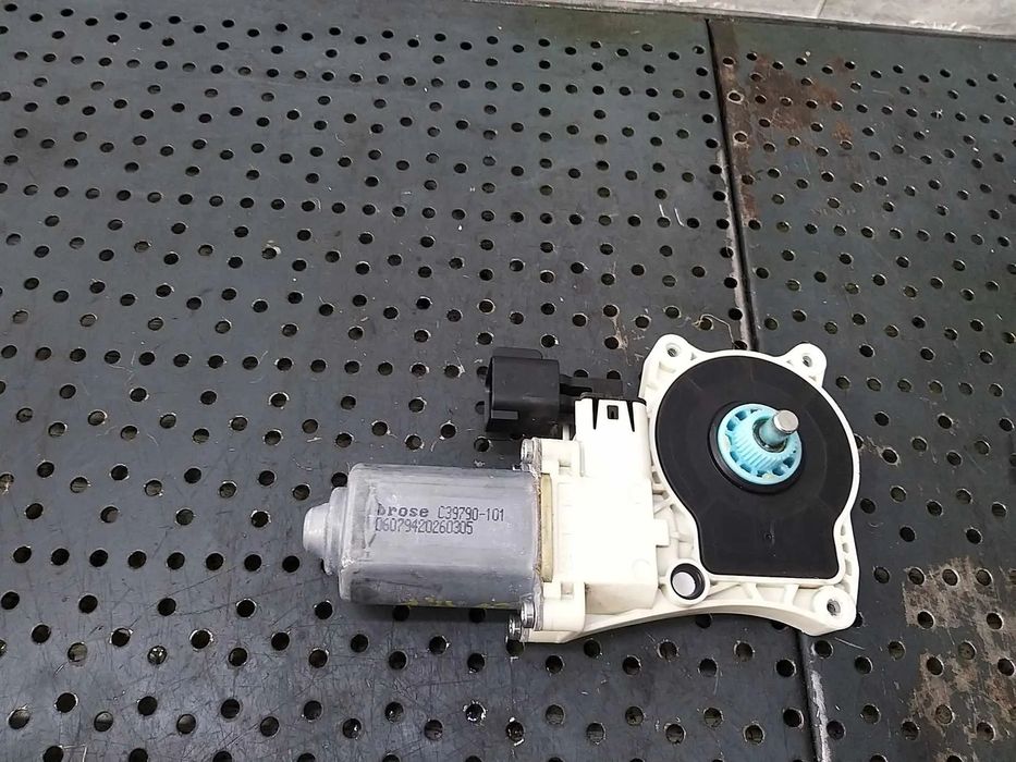 Motoras macara stanga fata land rover range rover evoque 2 l551 c39858100 c39790101