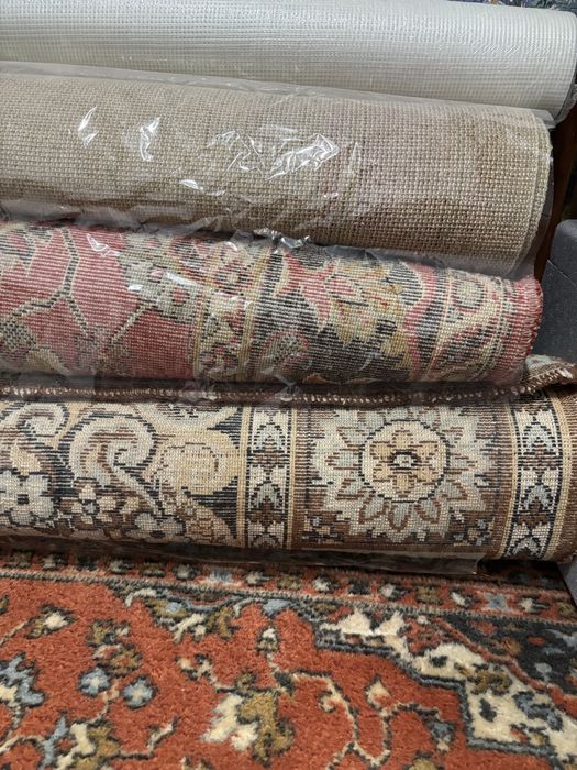 Два ковра и шерстяная дорожка