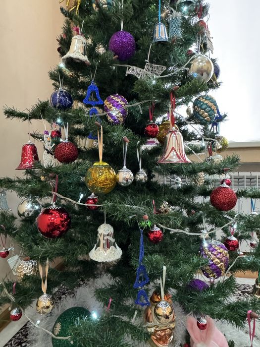 Продается елка с игрушками