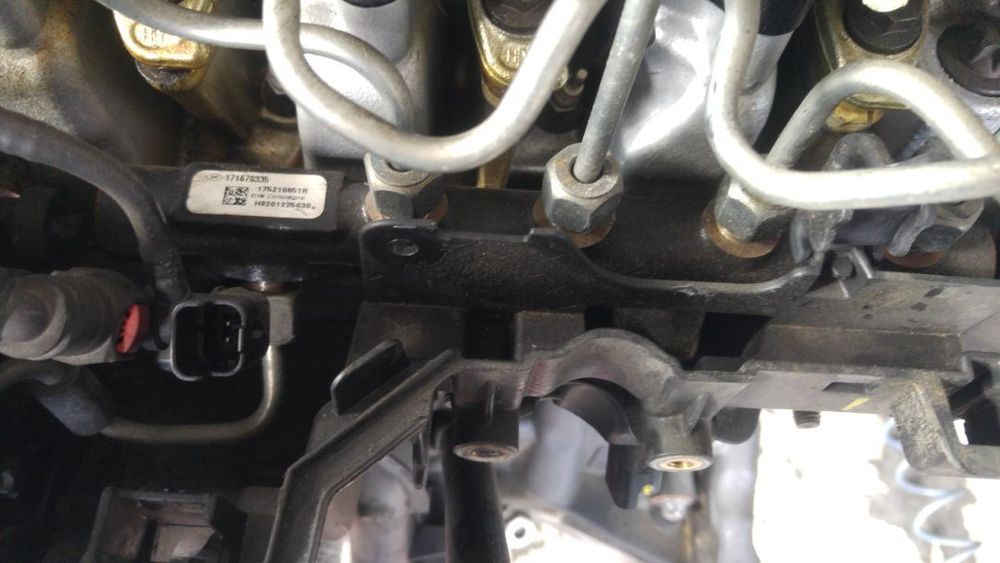 rampa injectoare dacia duster 1.5 dci euro 6 b k9k g666  h8201225030