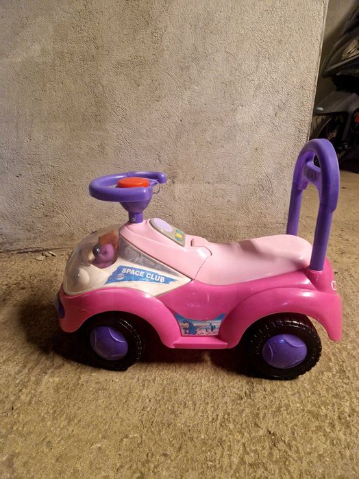 Продавам детско камионче