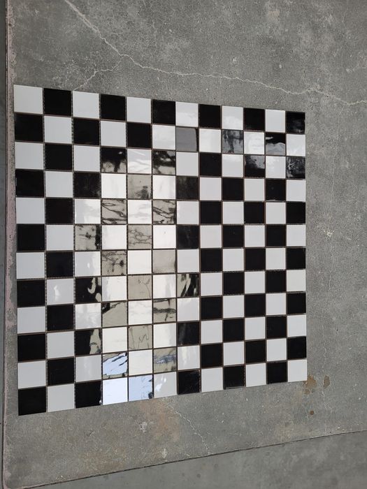 Mozaic faianta Burberry