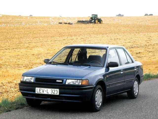 Поворотник на Мазда 323 90-/Mazda 323 -91