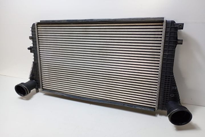 Radiator  intercooler 1K0145803L Volkswagen VW Golf Plus prima genera