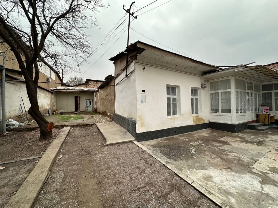 Чорсу Сагбон кучада Хинд мактаб мактаб олдида 2,5 сотих ер