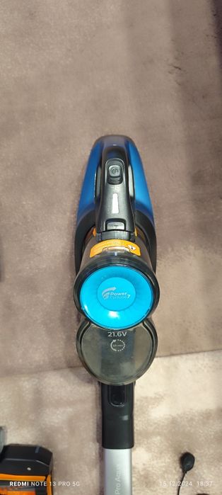 Вертикална прахосмукачка Philips FC6728