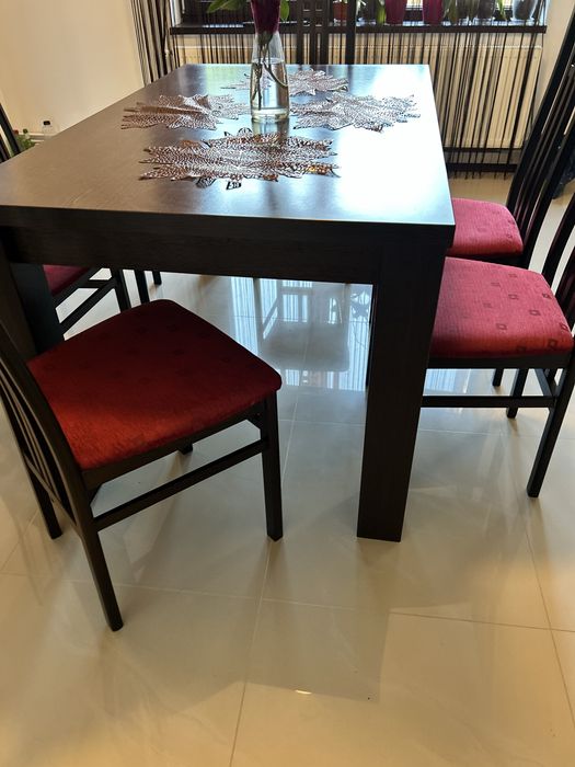 Masa de bucatarie cu 6 scaune