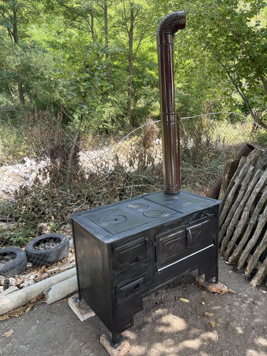 Продавам метална готварска печка