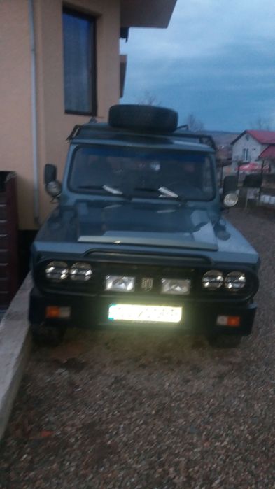 Vând Aro 243 an 2000, motor și cutie Isuzu 2.8 tdi.