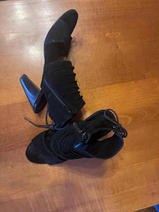 Sandale de culoare neagră, mărimea 36, produs  Batta