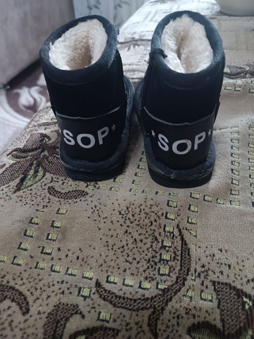 Продам детские угги