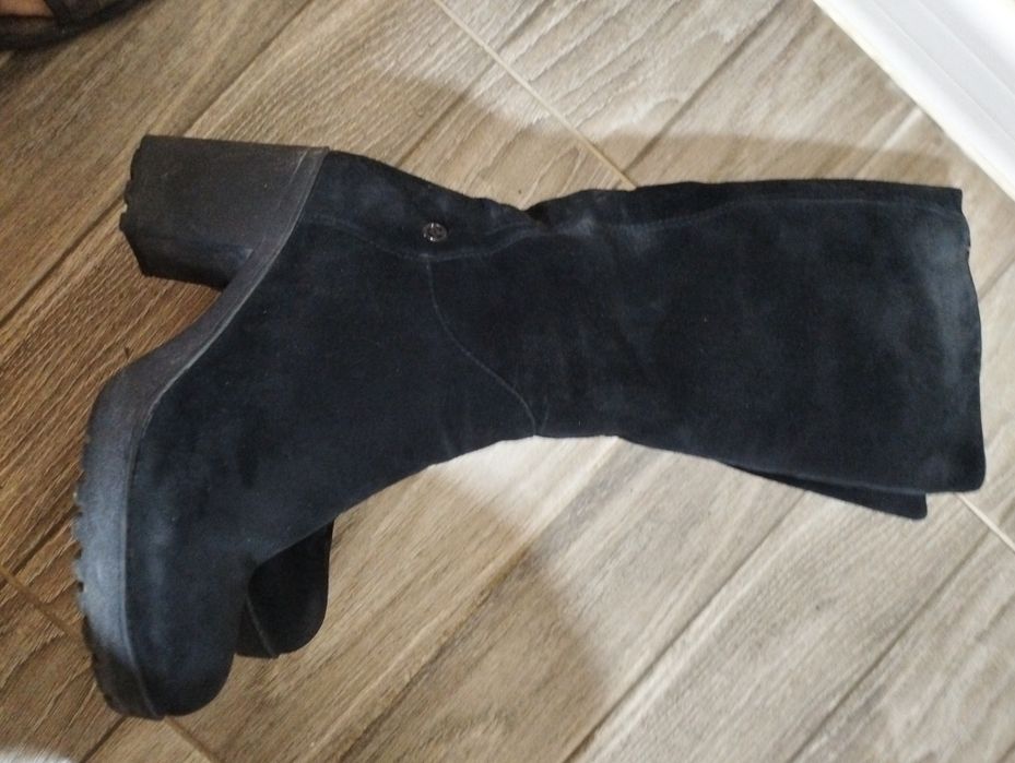 Продам зимние сапоги