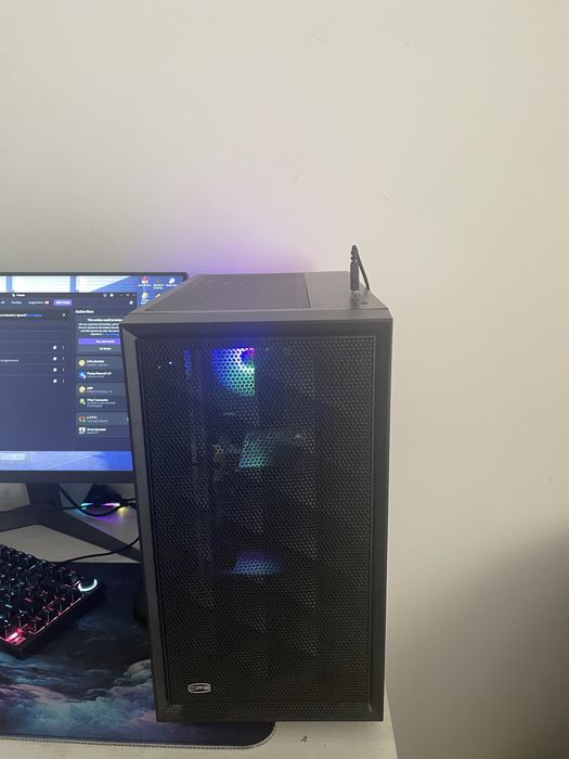 vand pc gaming sau schimb !!