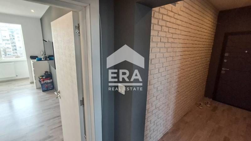 Двустаен, ремонтиран и обзаведен апартамент за продажба, с отделна кух