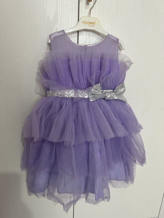 Платье на 4-5 лет,в идеальном состоянии