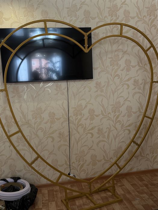 Каркас сердце продается.