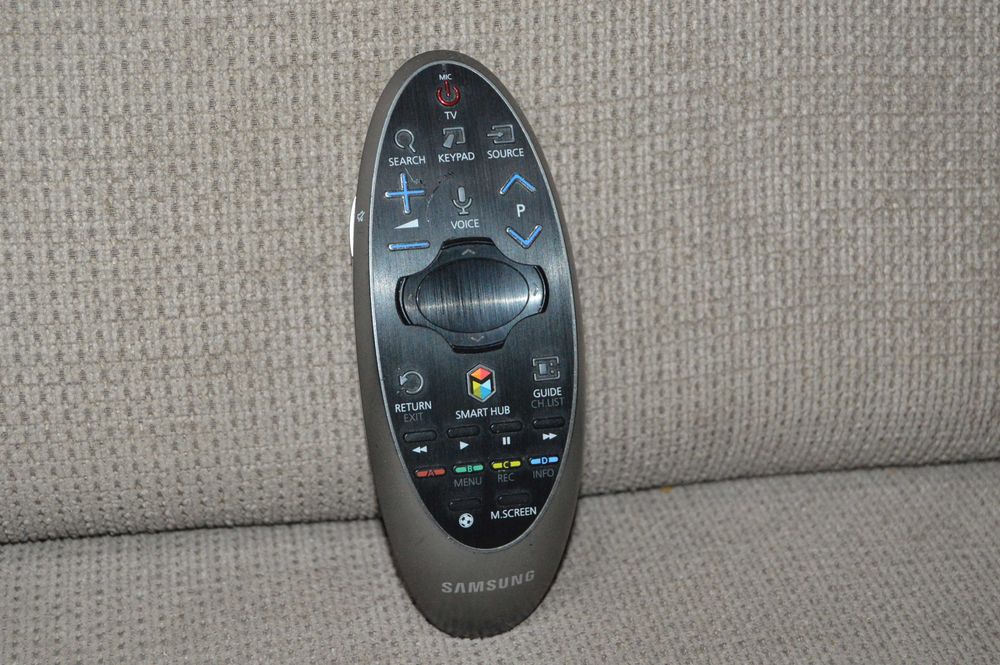 Telecomandă Smart Samsung Originală RMCTPH1AP1 (BN59-01181B) cu Control Vocal și Touchpad – Stare Excelentă