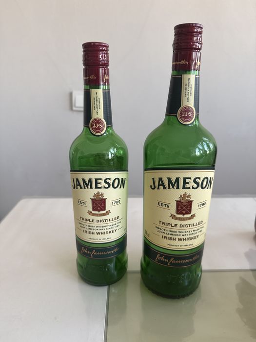 Бутылки стеклянные