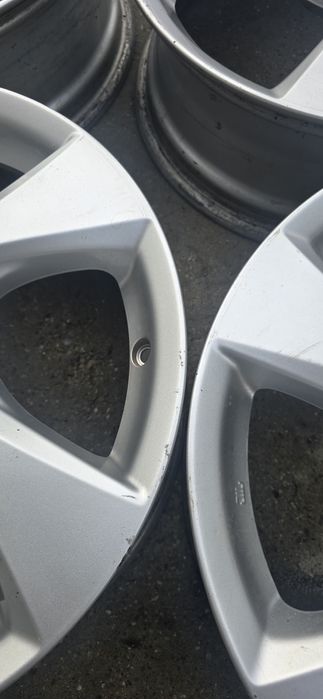 Jante aliaj toyota pe 17