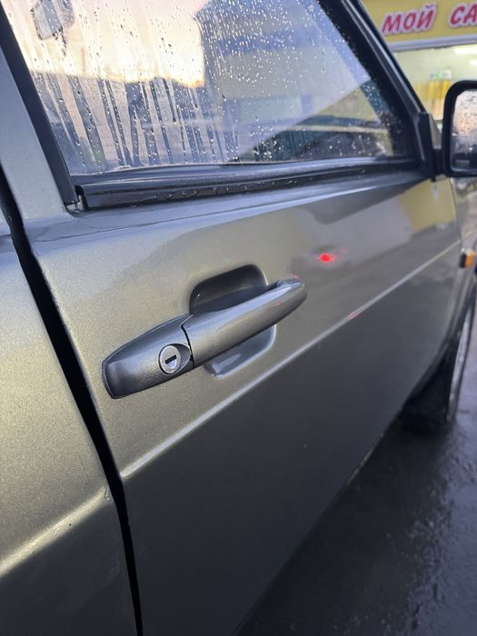 Продам машину 21099