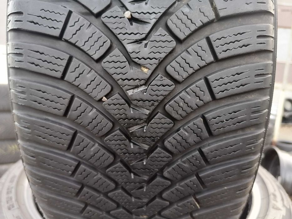 4 бр. Falken 215/40R17