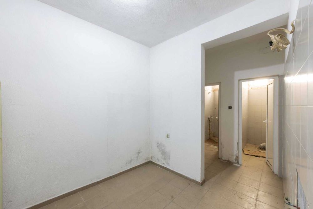 Продава се Магазин в Петрич - 498 кв.м за 541 €/кв.м - Снимка #12